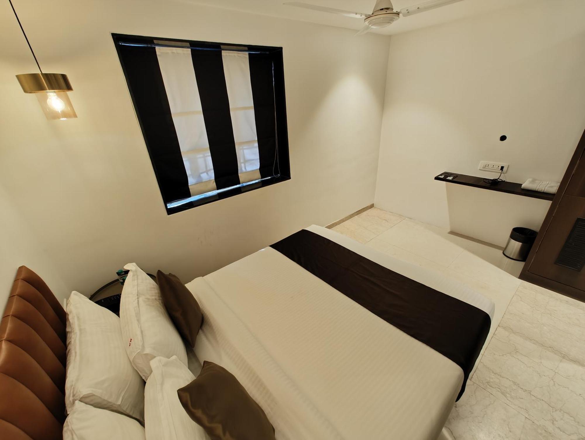 The Majlis Hotel - Colaba Mumbai Eksteriør bilde