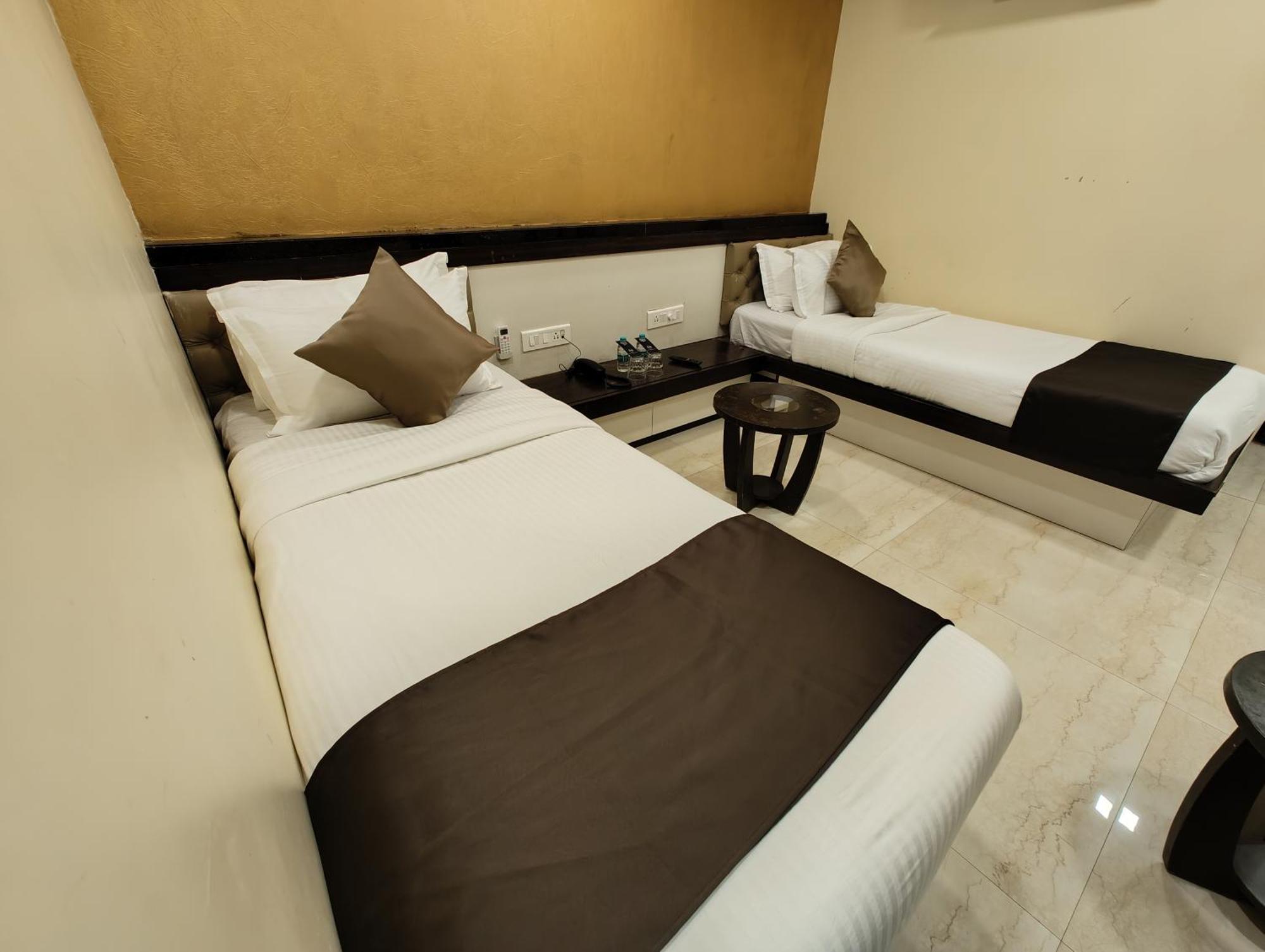 The Majlis Hotel - Colaba Mumbai Eksteriør bilde