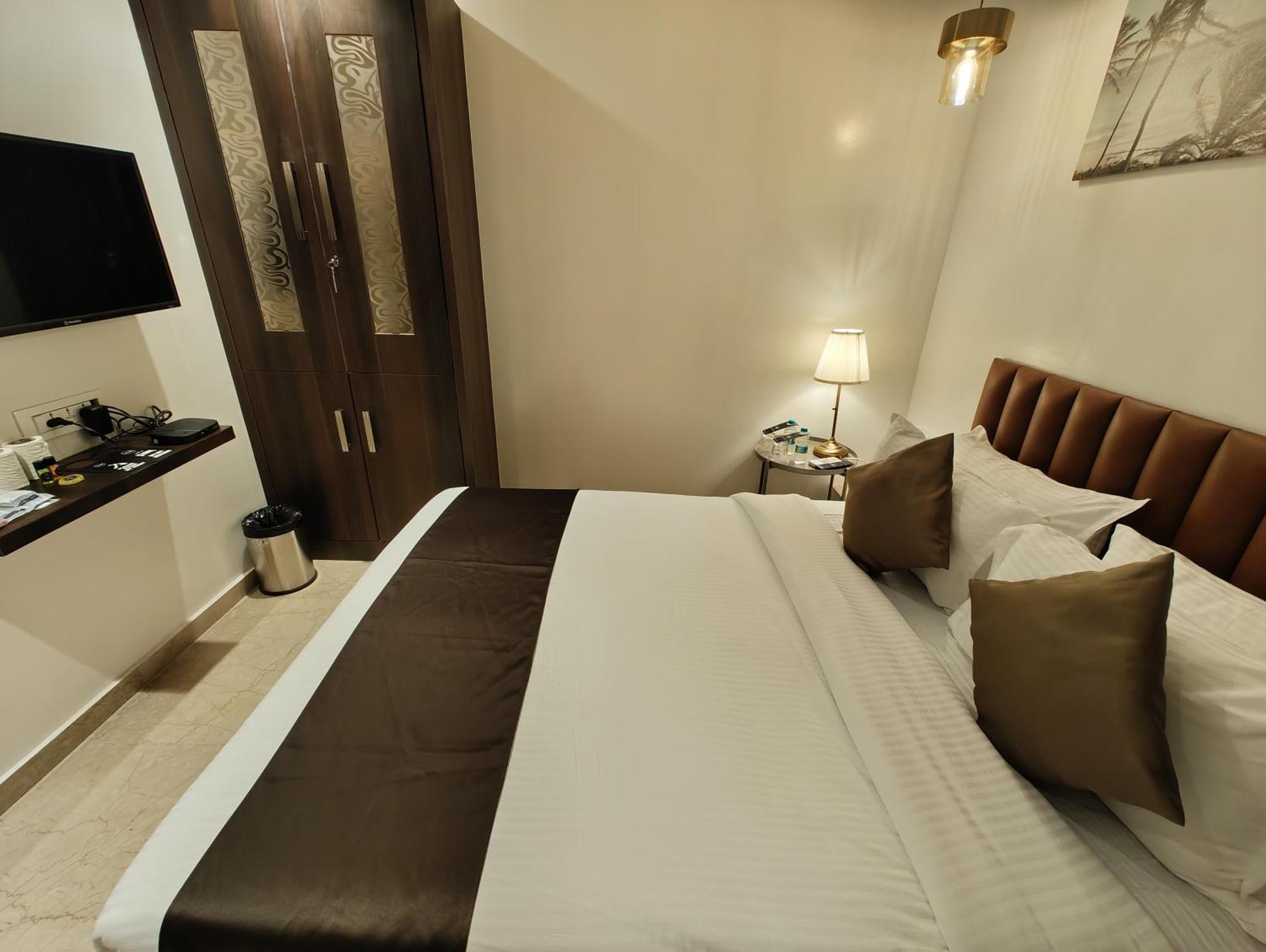 The Majlis Hotel - Colaba Mumbai Eksteriør bilde