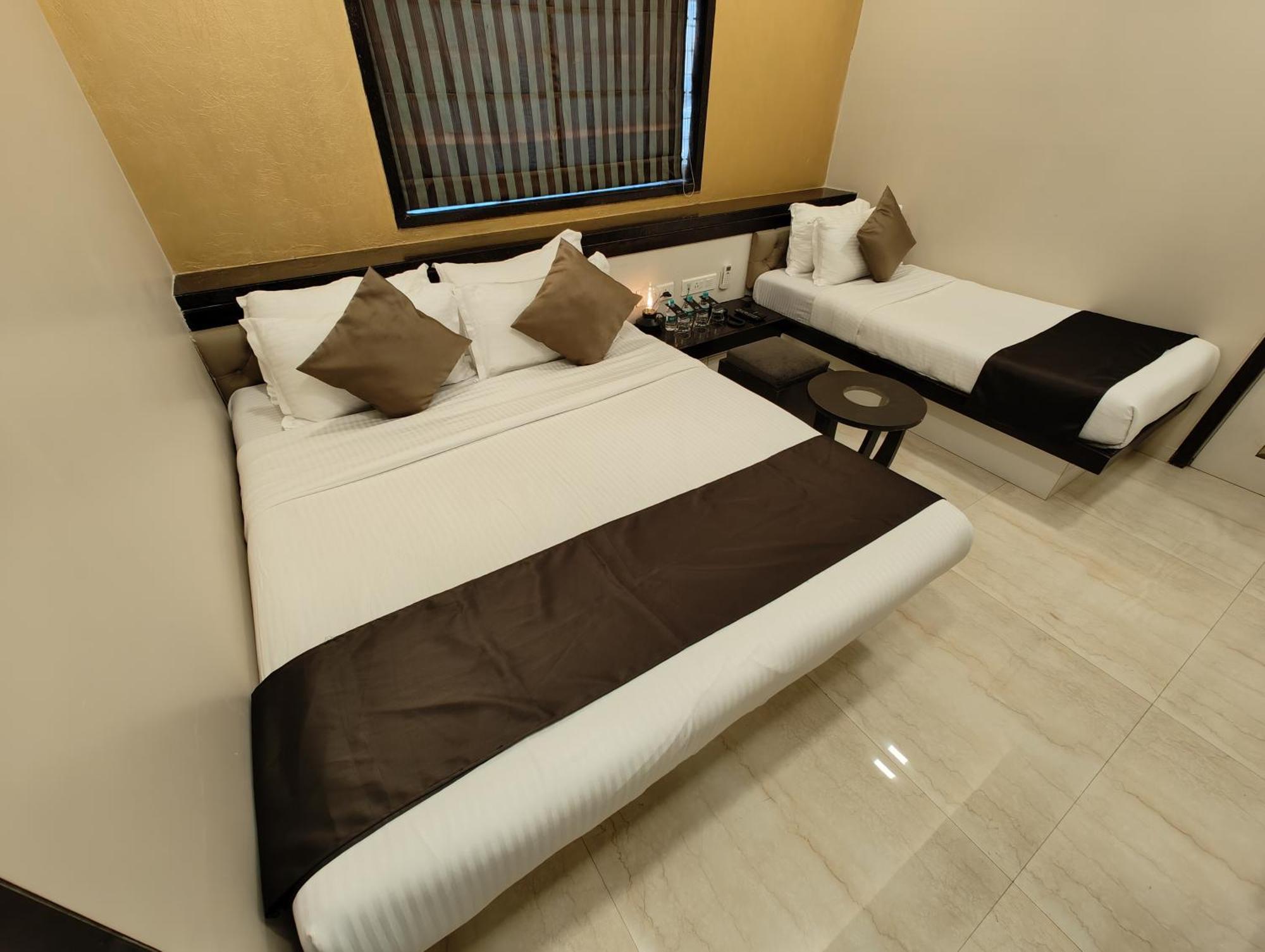 The Majlis Hotel - Colaba Mumbai Eksteriør bilde