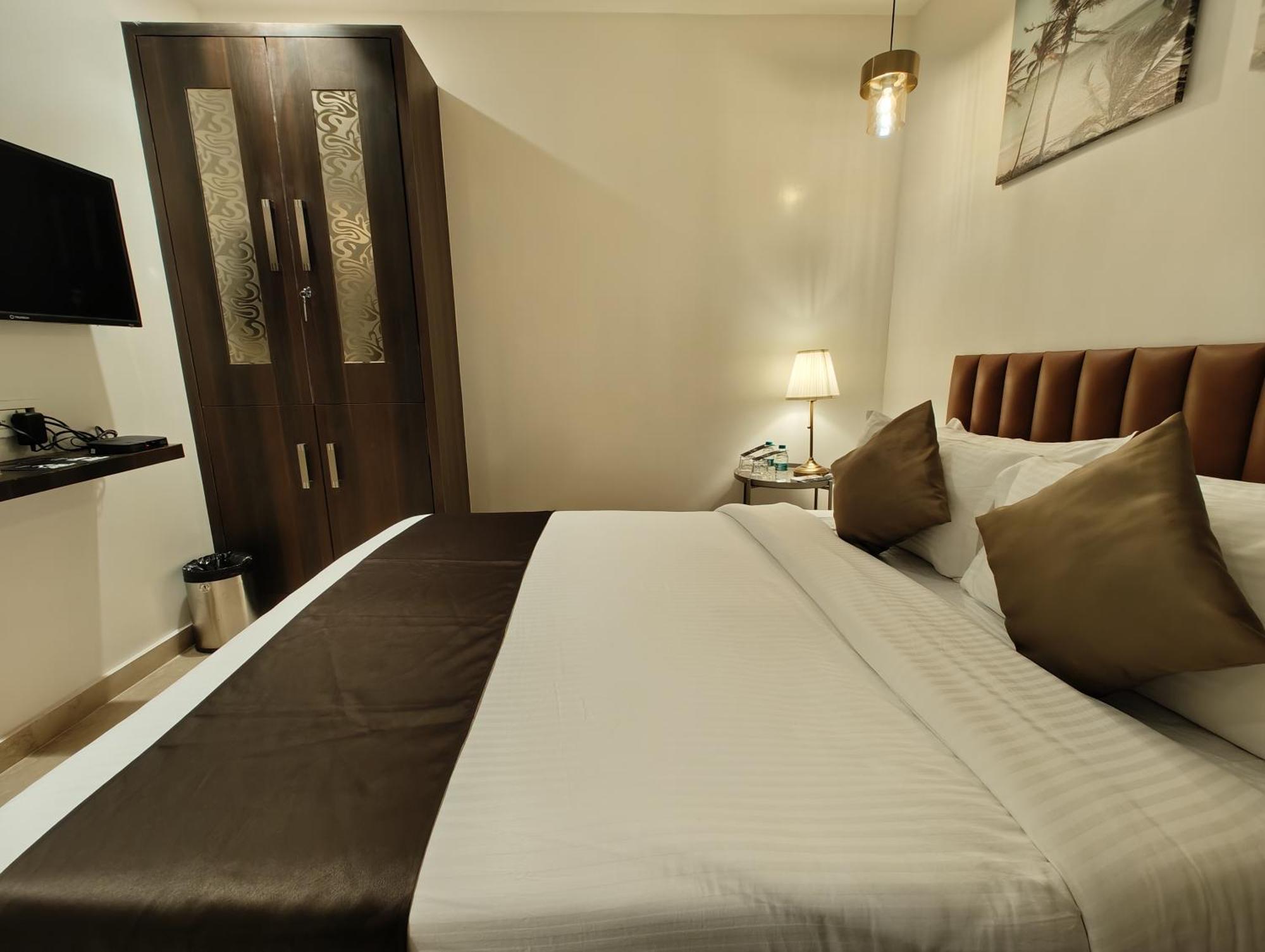 The Majlis Hotel - Colaba Mumbai Eksteriør bilde