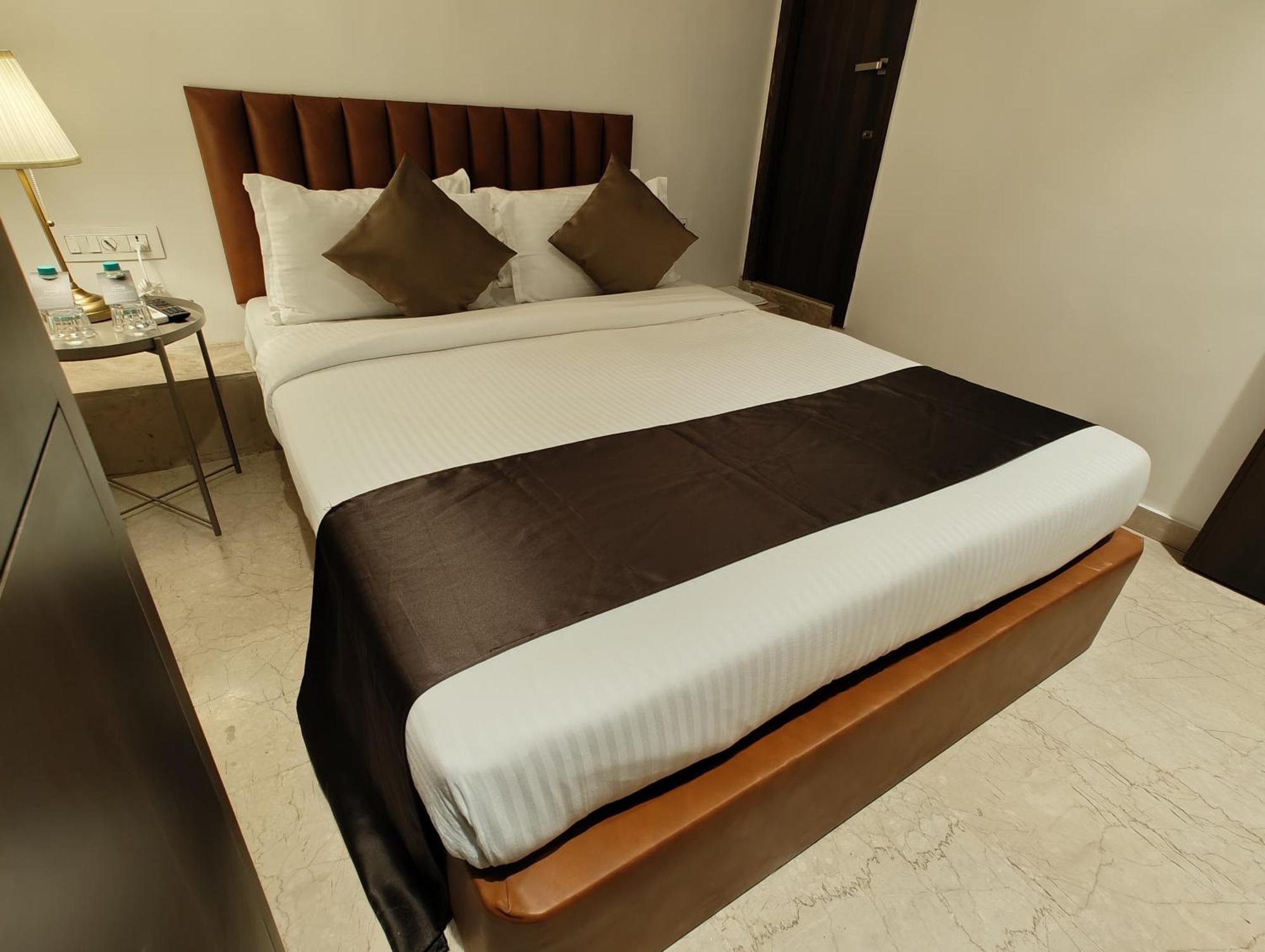 The Majlis Hotel - Colaba Mumbai Eksteriør bilde