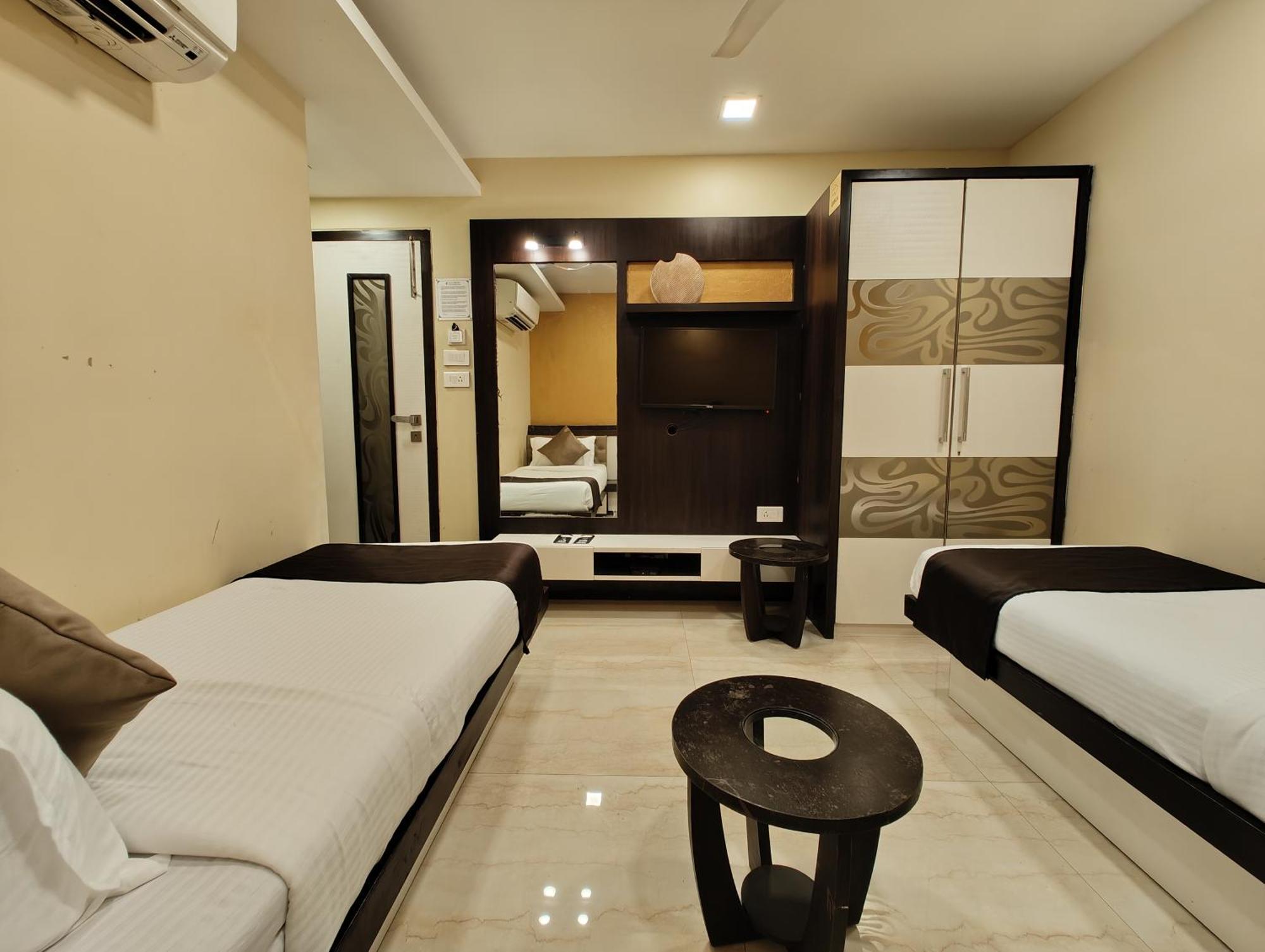 The Majlis Hotel - Colaba Mumbai Eksteriør bilde