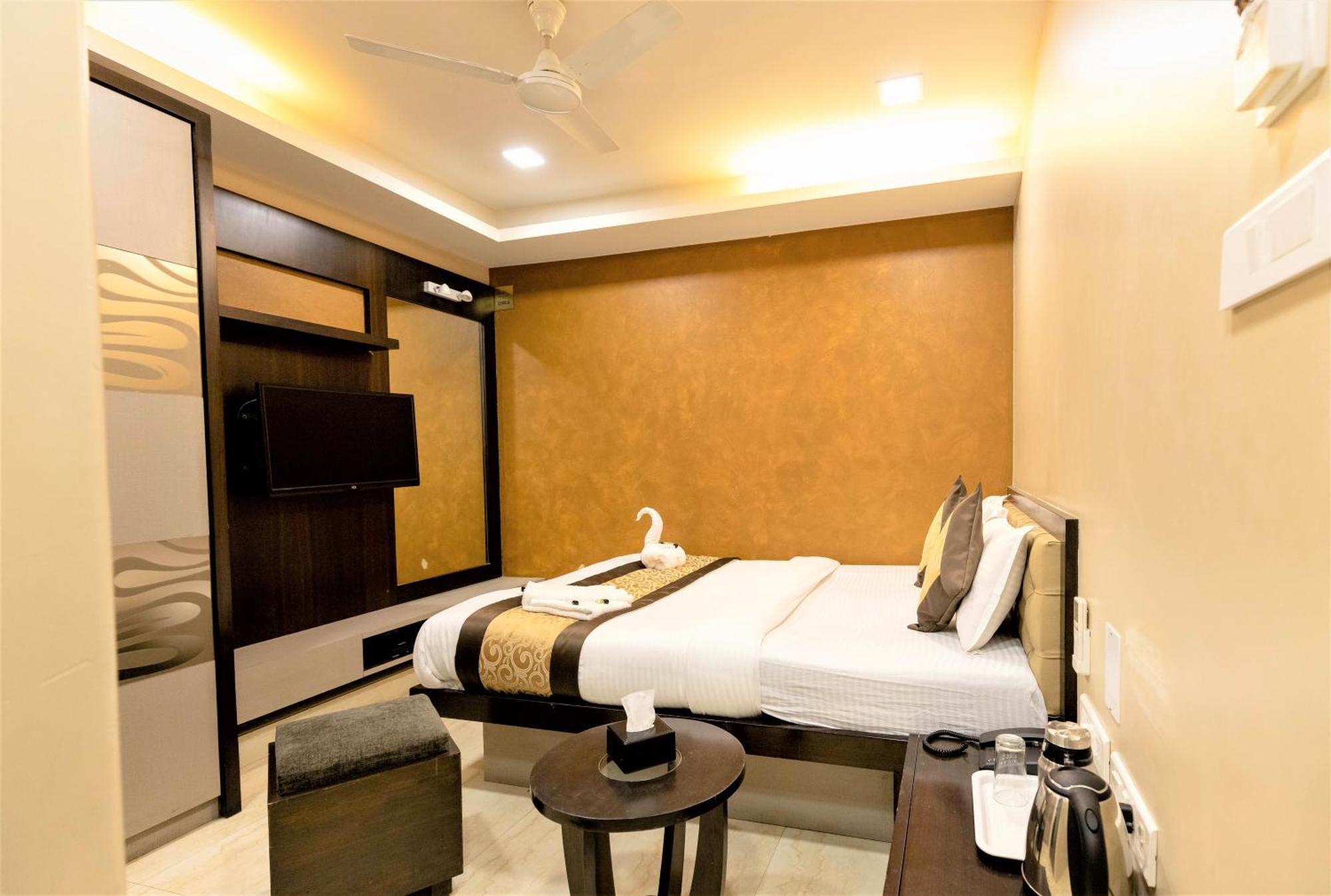 The Majlis Hotel - Colaba Mumbai Eksteriør bilde